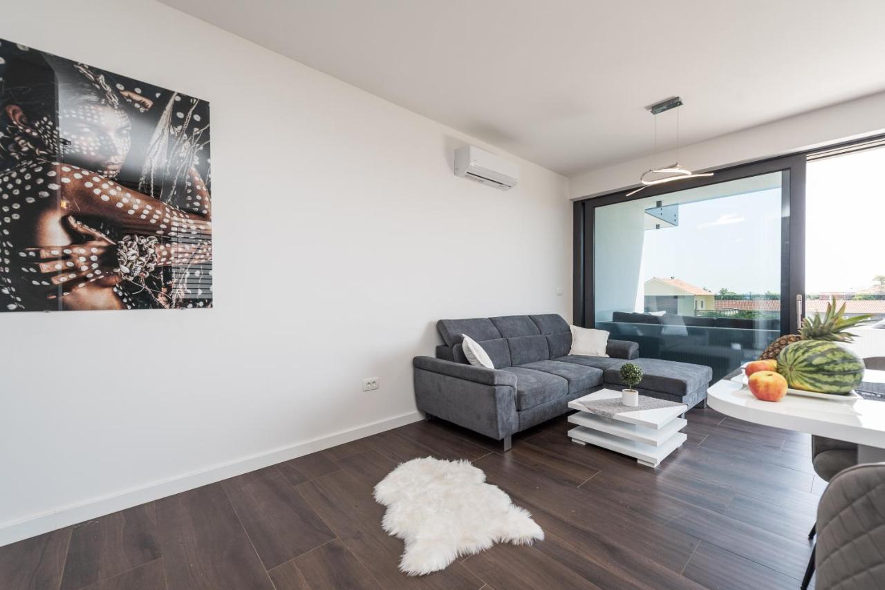 Grandpalazzo Apartments วีร์ ภายนอก รูปภาพ