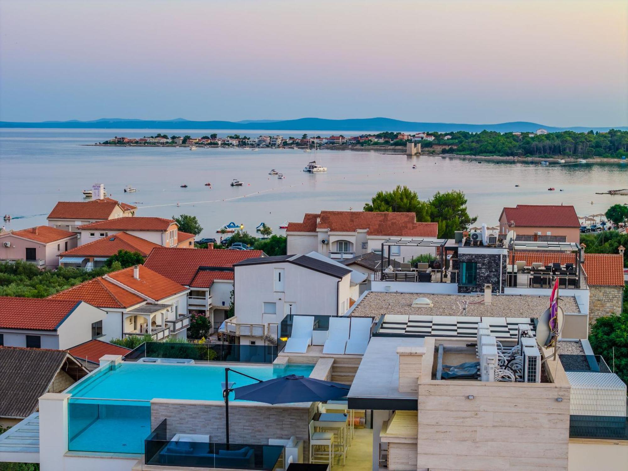 Grandpalazzo Apartments วีร์ ภายนอก รูปภาพ