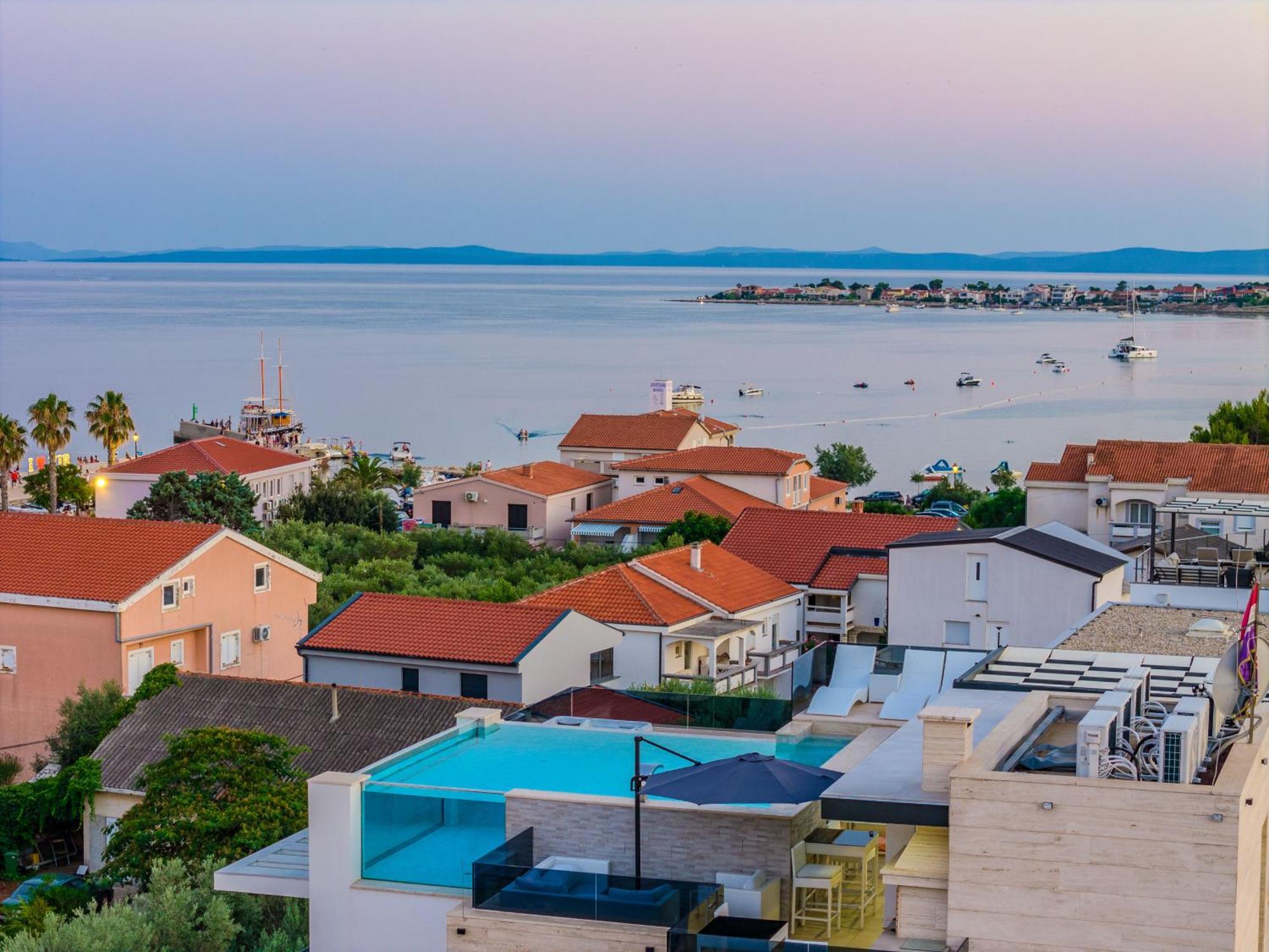 Grandpalazzo Apartments วีร์ ภายนอก รูปภาพ