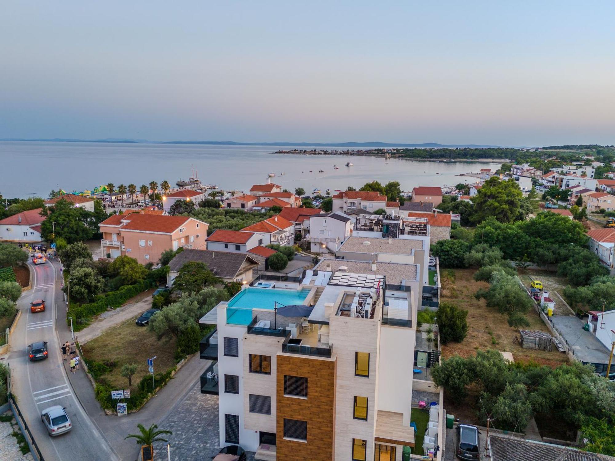 Grandpalazzo Apartments วีร์ ภายนอก รูปภาพ