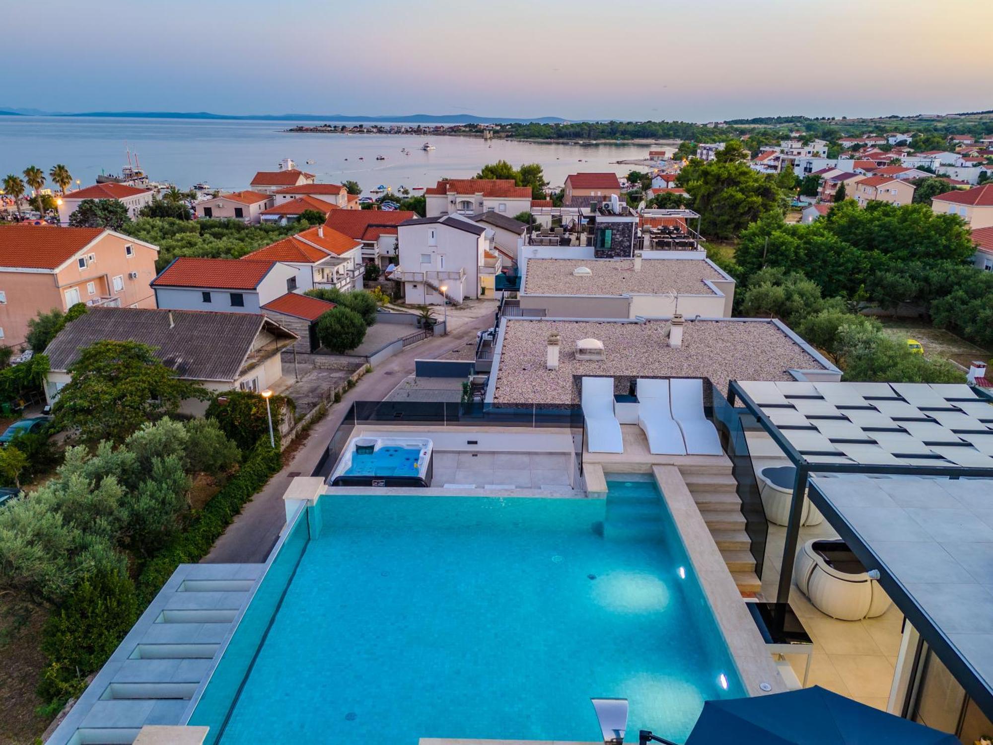 Grandpalazzo Apartments วีร์ ภายนอก รูปภาพ