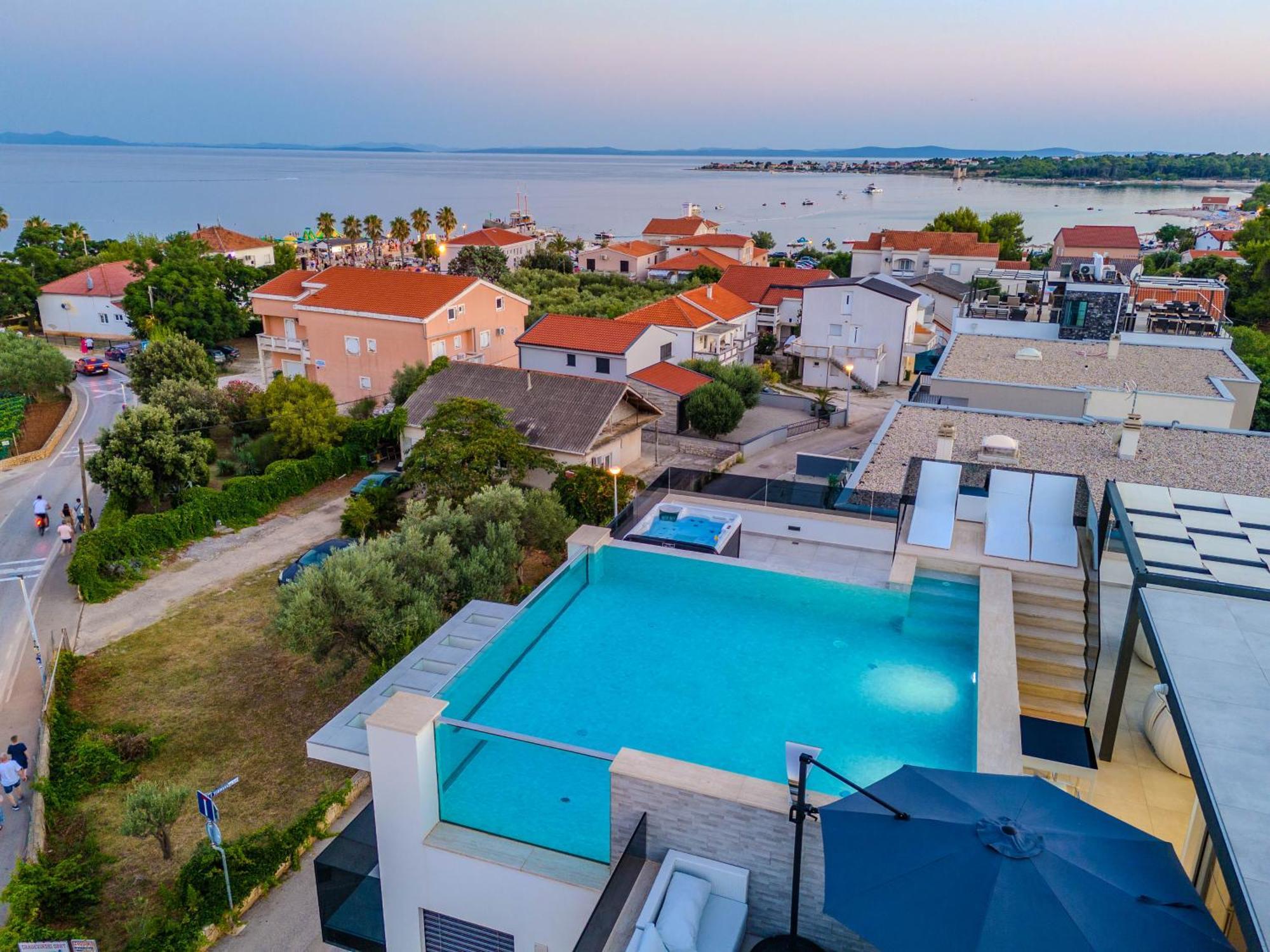 Grandpalazzo Apartments วีร์ ภายนอก รูปภาพ
