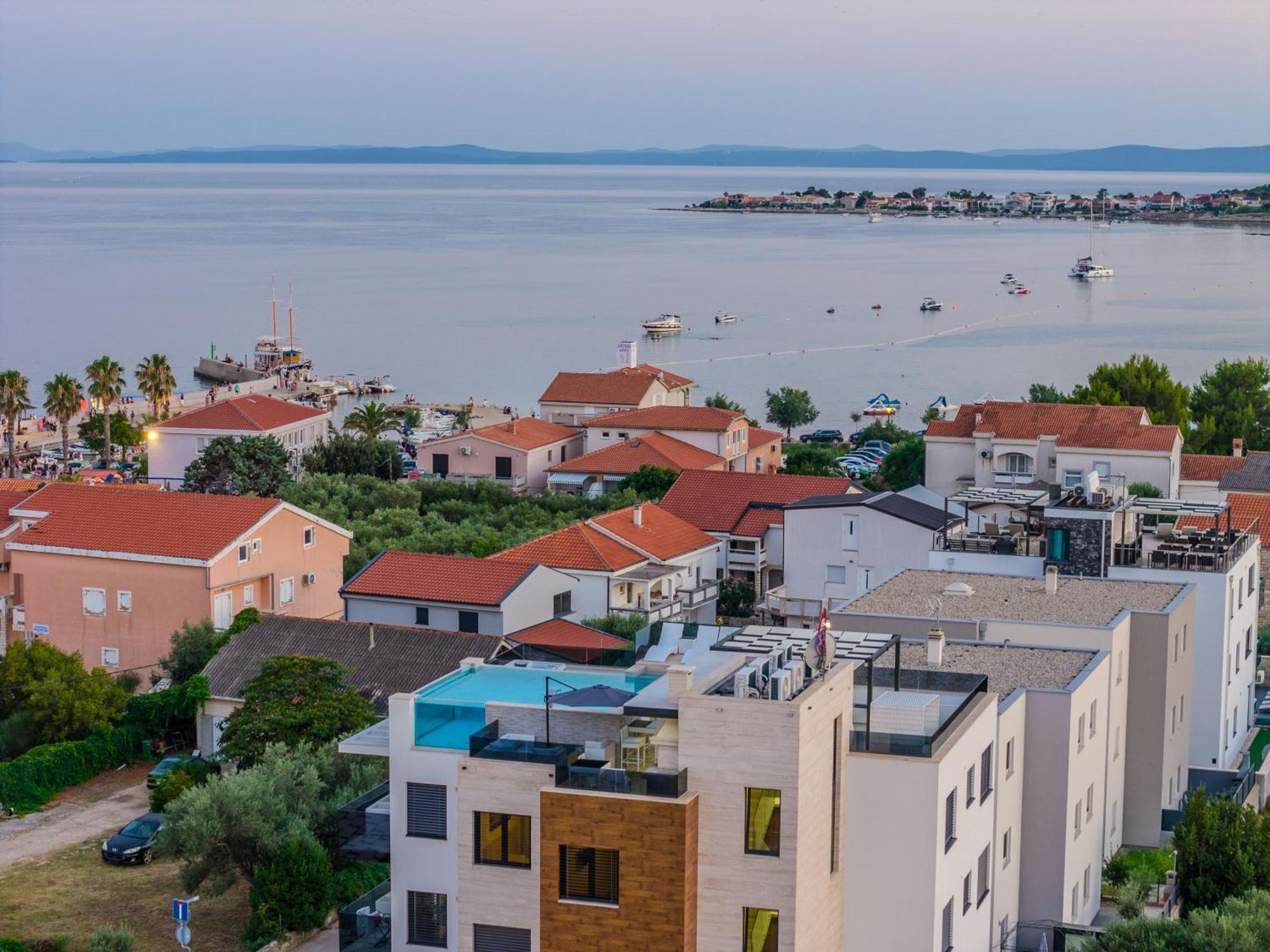 Grandpalazzo Apartments วีร์ ภายนอก รูปภาพ