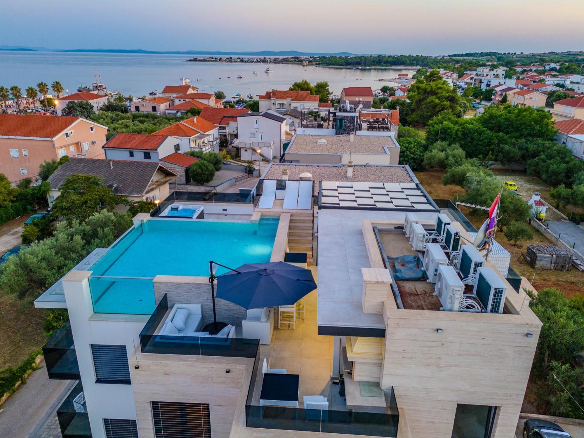 Grandpalazzo Apartments วีร์ ภายนอก รูปภาพ