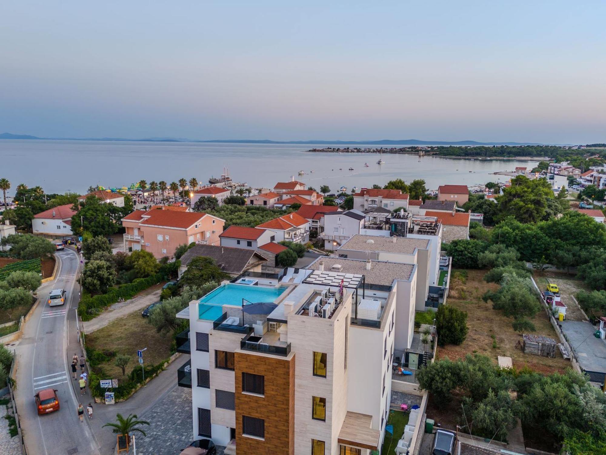 Grandpalazzo Apartments วีร์ ภายนอก รูปภาพ