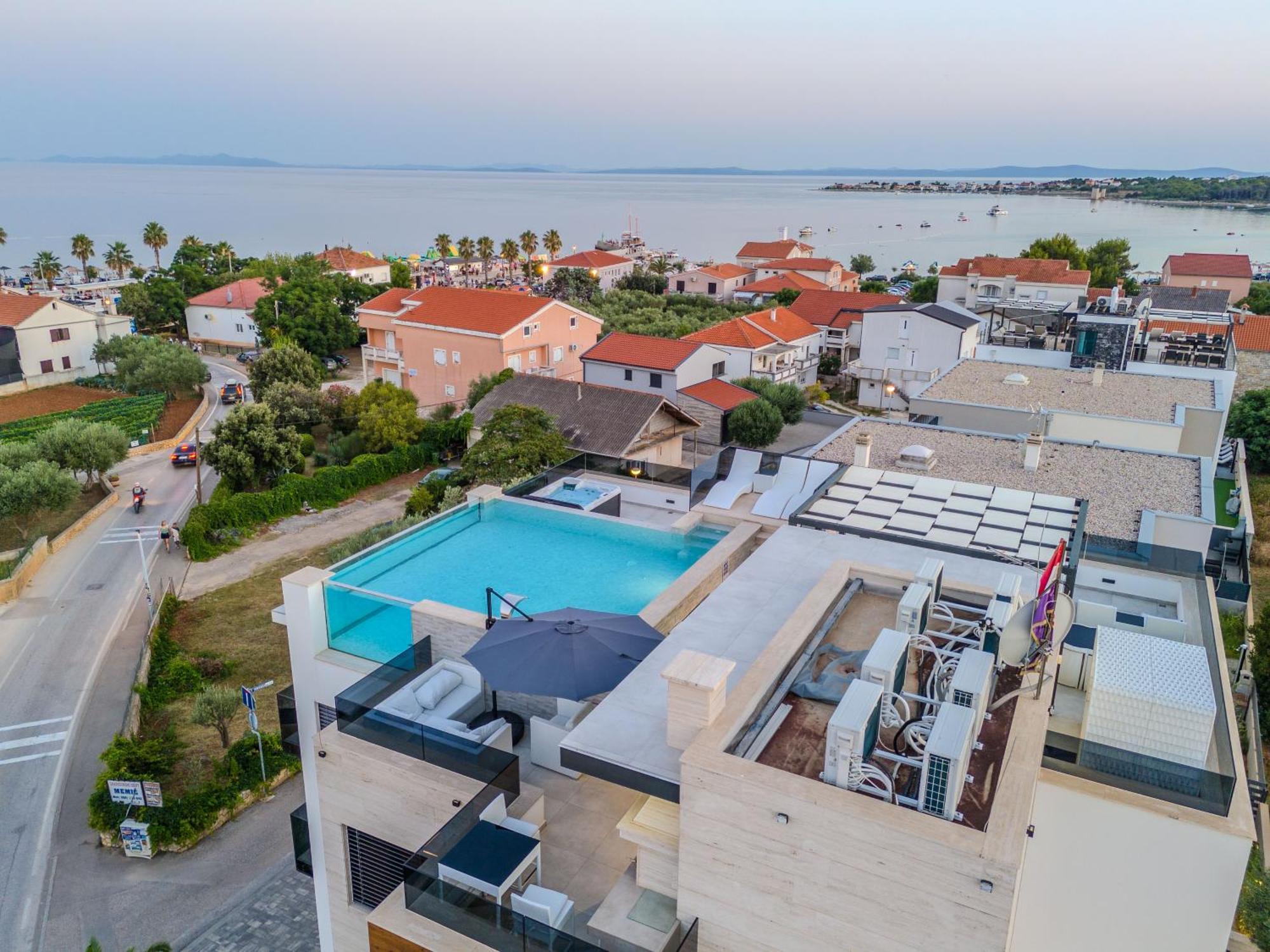 Grandpalazzo Apartments วีร์ ภายนอก รูปภาพ